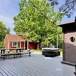 Forest Escape 35min From Tallinn - Hottub & Sauna Holiday home