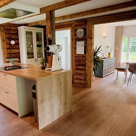 Дом отдыха Forest Escape 35min From Tallinn - Hottub & Sauna *