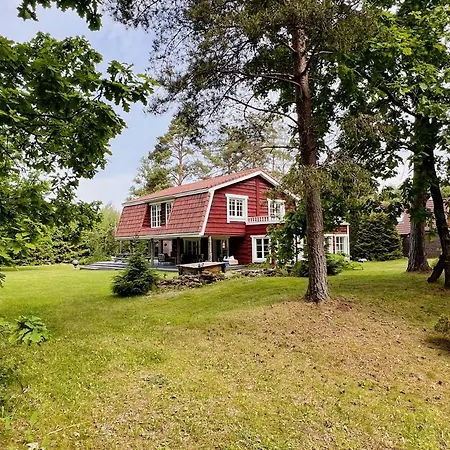 Dom wakacyjny Forest Escape 35min From Tallinn - Hottub & Sauna *