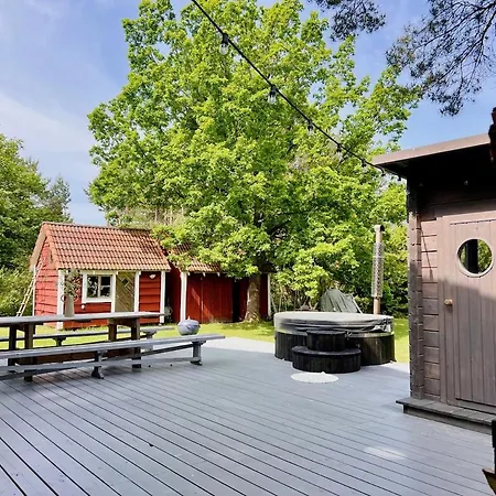 Forest Escape 35min From Tallinn - Hottub & Sauna Holiday home